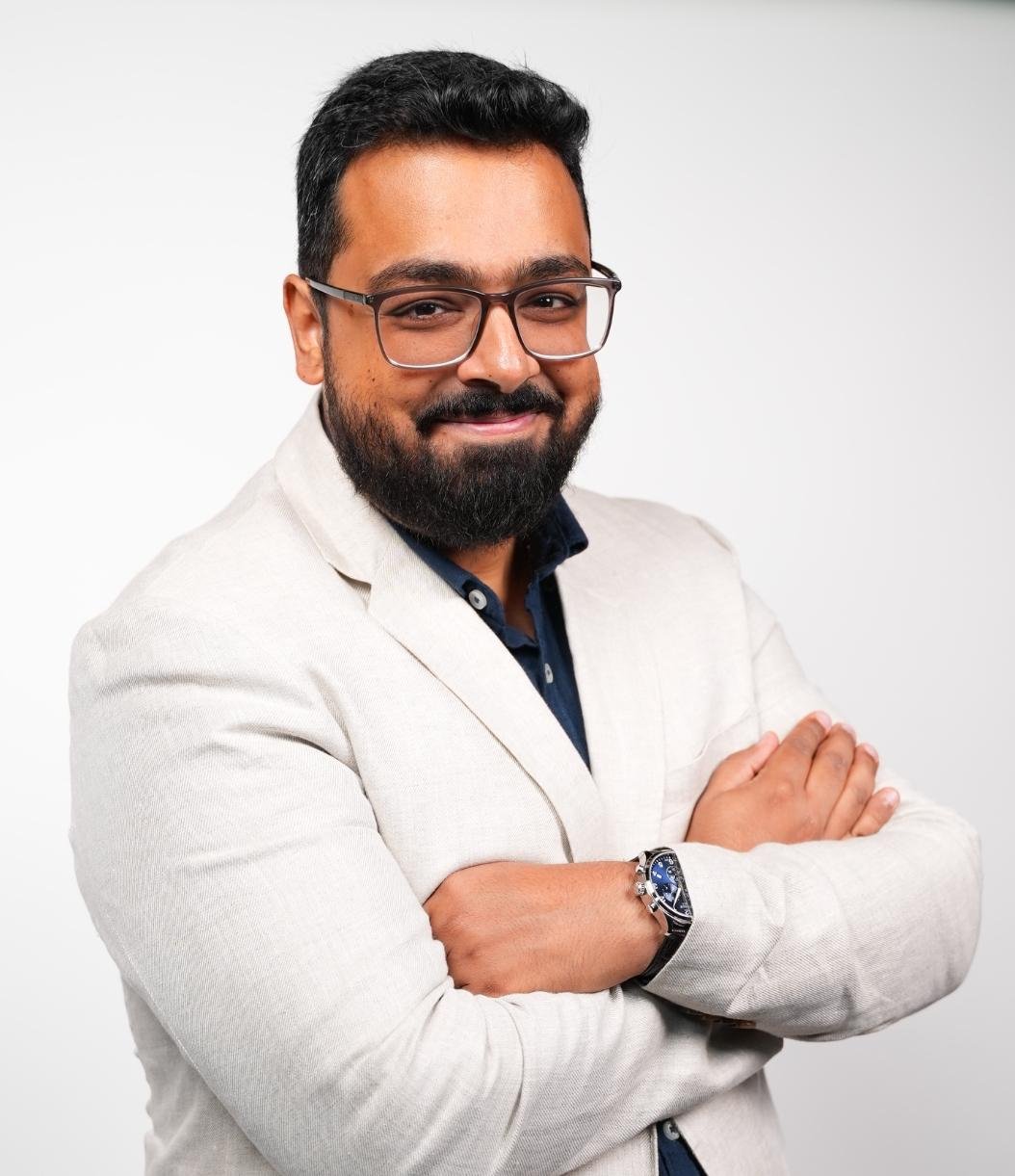 Portrait of Richil Kumar, founder of AUZEON